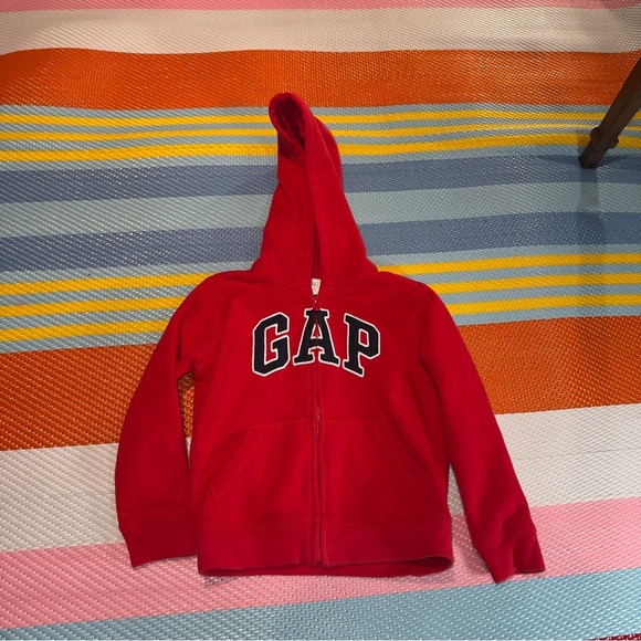 GAP Kids Red Pullover Hoodie Boys Size 5 - Picture 1 of 3
